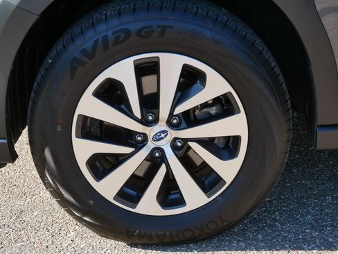Used 2024 Subaru Outback Premium AWD/4WD image 15
