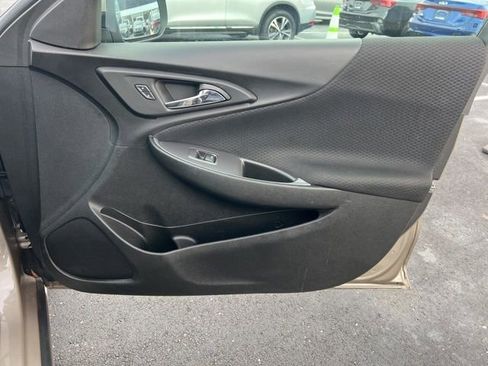 Used 2023 Chevrolet Malibu LT image 30