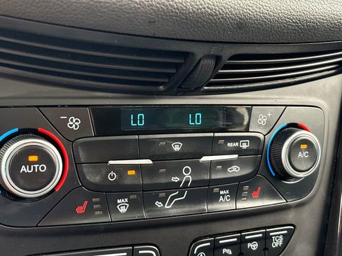 Used 2018 Ford Escape Titanium w/ Ford Safe & Smart Package AWD/4WD image 18