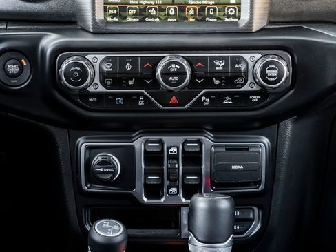 Used 2021 Jeep Wrangler Unlimited Sahara w/ Cold Weather Group AWD/4WD image 21