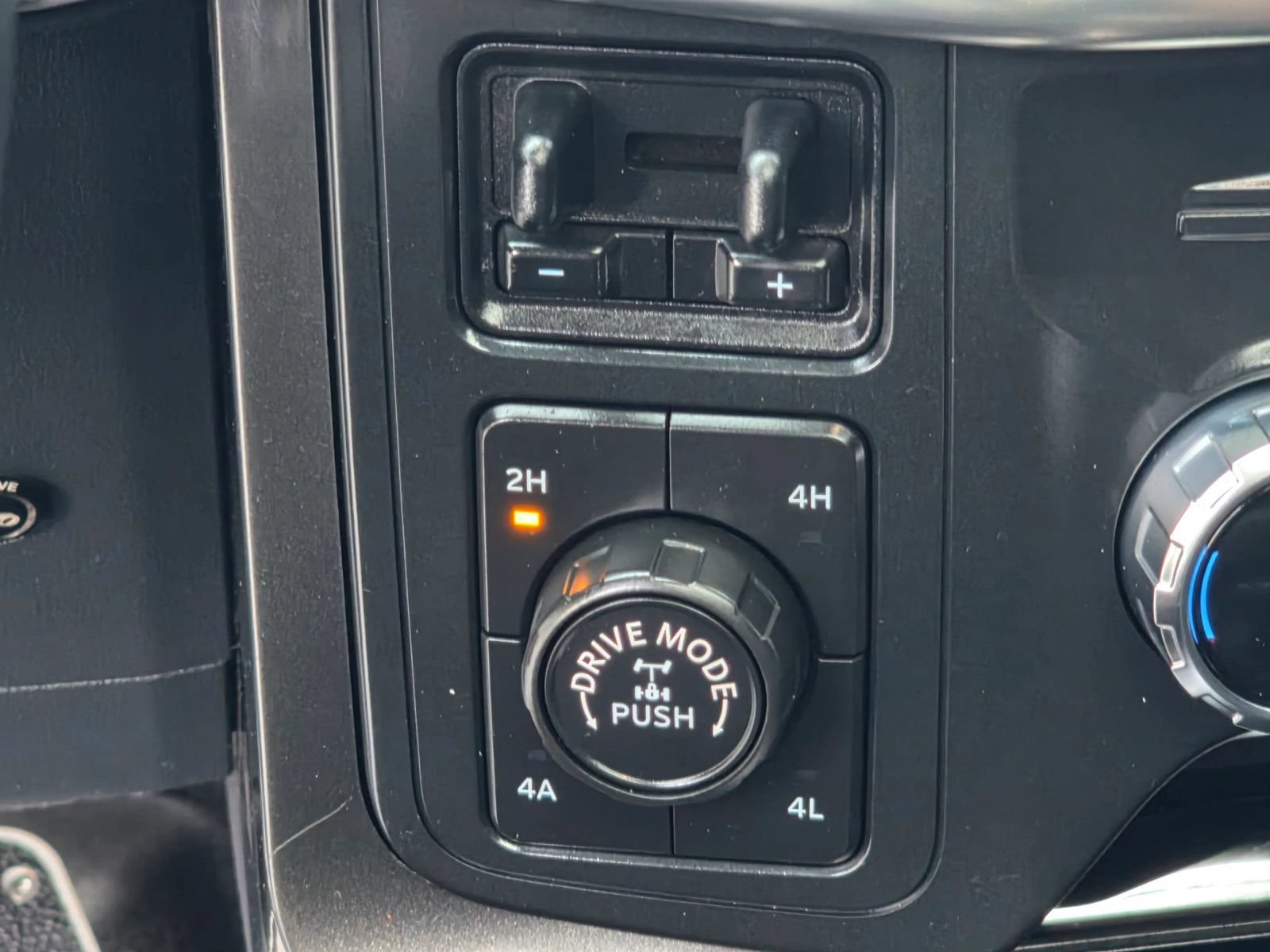 Used 2022 Ford F150 Lariat w/ Equipment Group 502A High AWD/4WD image 19