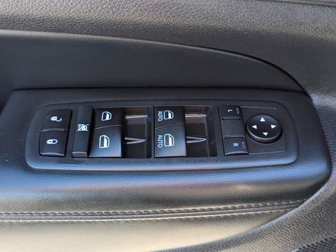 Used 2020 Jeep Grand Cherokee Altitude AWD/4WD image 19