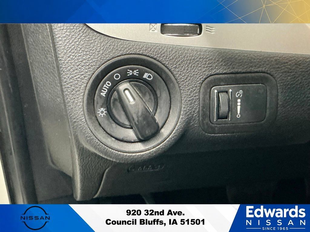 Used 2020 Dodge Journey SE w/ SE Popular Equipment Group FWD image 22