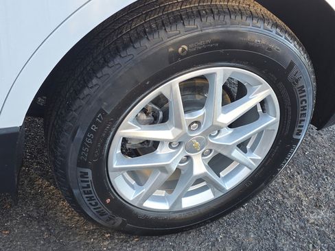 Used 2022 Chevrolet Equinox LS image 6