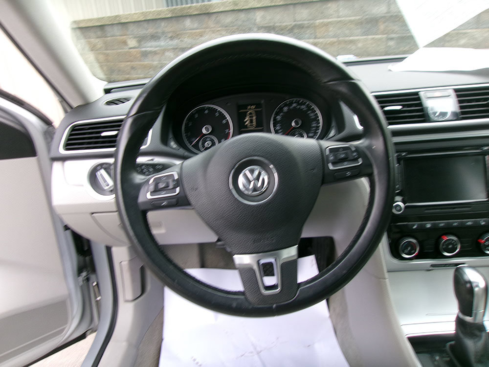 Used 2013 Volkswagen Passat 2.5 SE FWD image 15