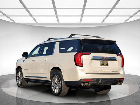 Used 2021 GMC Yukon XL Denali w/ Denali Premium Package image 7