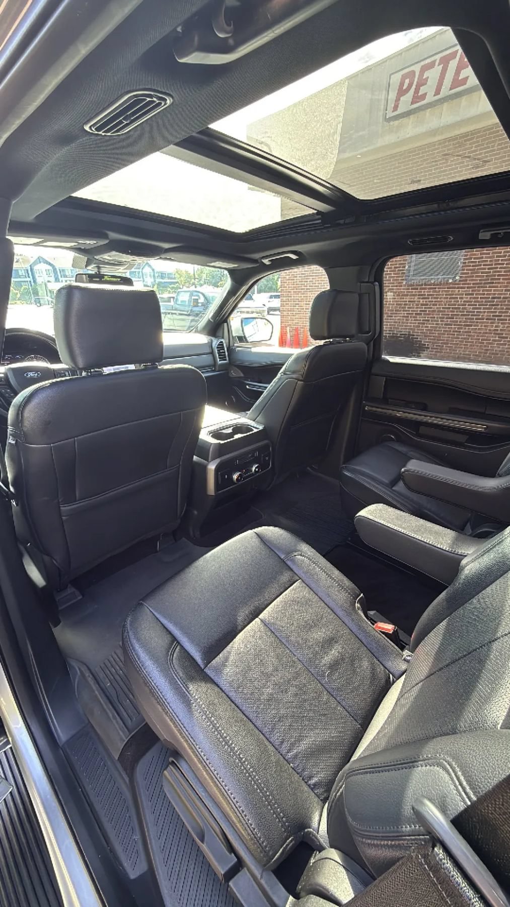 Used 2020 Ford Expedition XLT w/ Equipment Group 202A RWD image 35