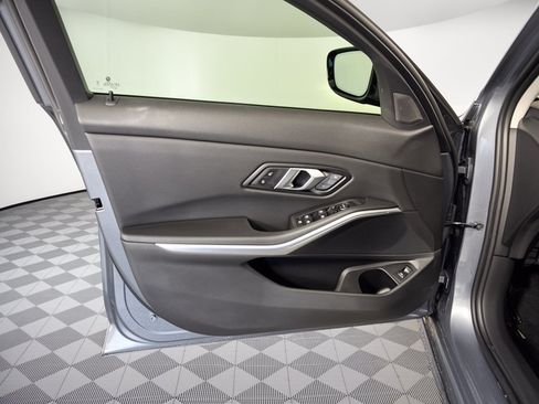 Used 2024 BMW 330i Sedan w/ Convenience Package RWD image 14