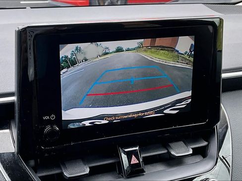 Used 2025 Toyota Corolla LE FWD image 27