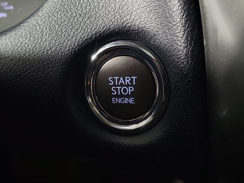 Used 2023 Lexus GX 460 Premium w/ Accessory Package AWD/4WD image 32