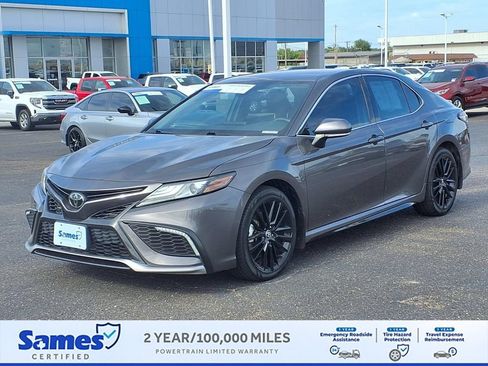 Used 2022 Toyota Camry XSE FWD image 4