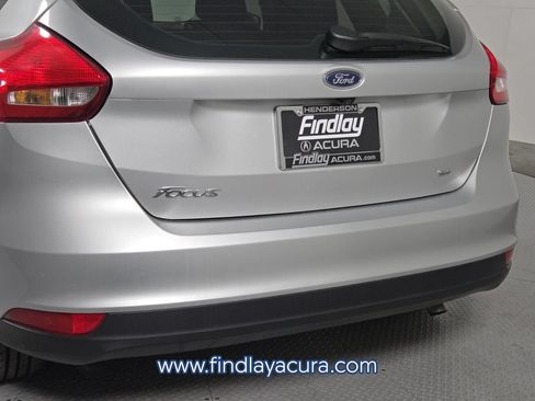 Used 2018 Ford Focus SE FWD image 6