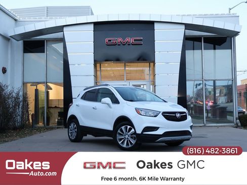 Used 2018 Buick Encore Preferred image 1