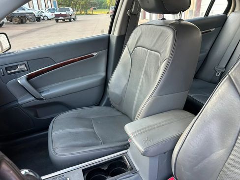 Used 2010 Lincoln MKZ FWD image 9