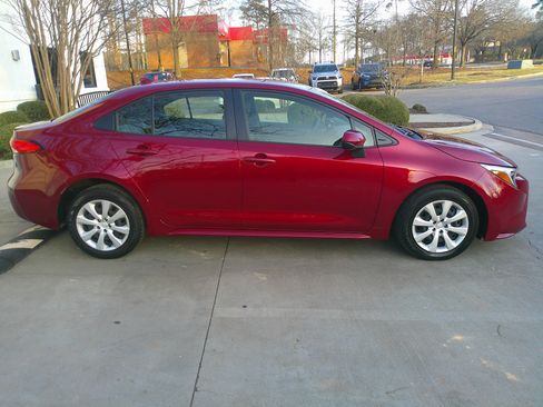 Used 2023 Toyota Corolla LE image 14