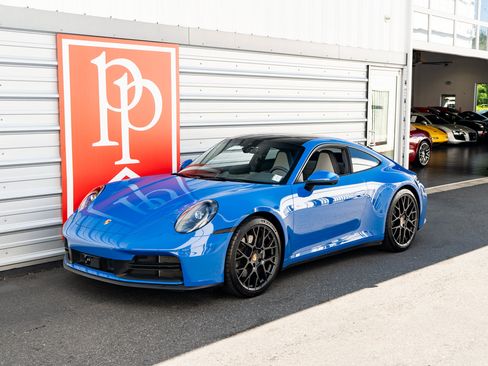 Used 2025 Porsche 911 Carrera RWD image 33
