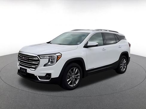Used 2024 GMC Terrain SLT image 7