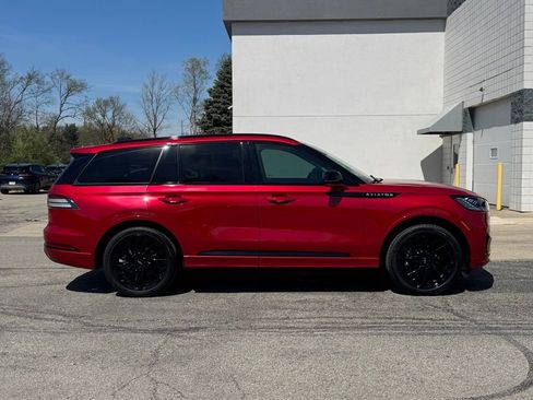 Used 2025 Lincoln Aviator Reserve w/ Jet Appearance Package image 2