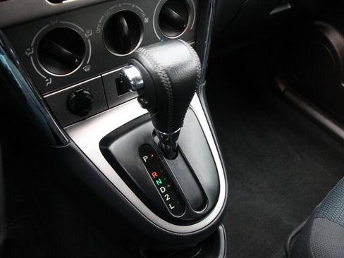 Used 2006 Toyota Matrix XR image 8