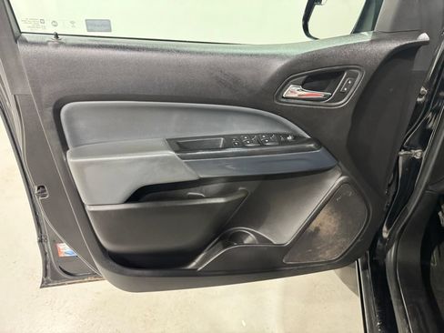 Used 2018 Chevrolet Colorado Z71 AWD/4WD image 17