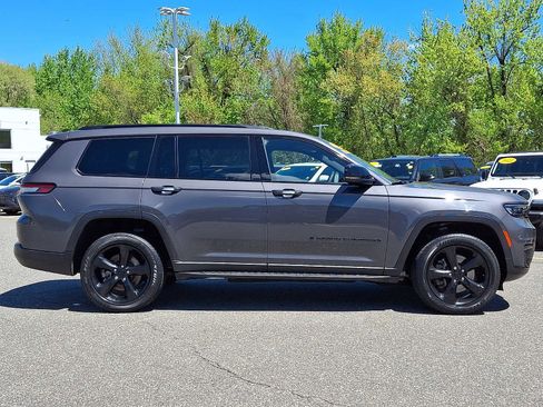 Used 2023 Jeep Grand Cherokee L Laredo AWD/4WD image 7