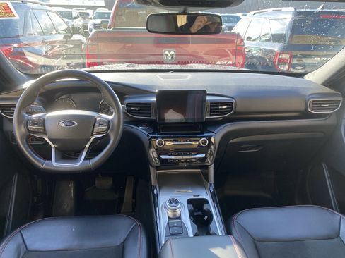 Used 2023 Ford Explorer ST-Line w/ Class IV Trailer Tow Package image 10