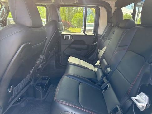 Used 2025 Jeep Gladiator Rubicon w/ Convenience Group image 7