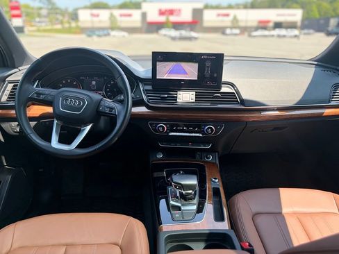 Used 2023 Audi Q5 2.0T Premium w/ Convenience Package AWD/4WD image 11
