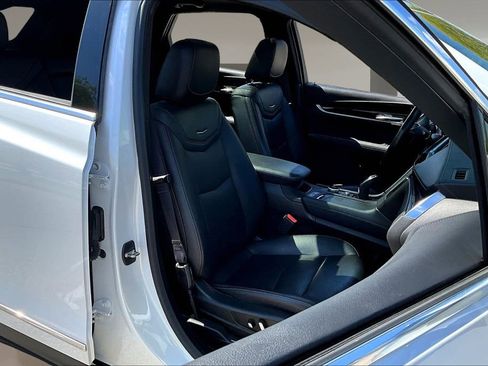 Certified 2023 Cadillac XT5 Premium Luxury FWD image 7