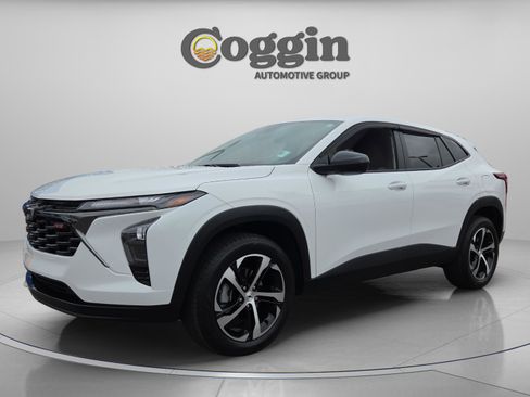 Used 2024 Chevrolet Trax RS w/ Driver Confidence Package image 1