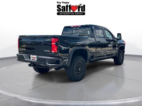 Used 2025 Chevrolet Silverado 2500 ZR2 w/ Technology Package AWD/4WD image 8