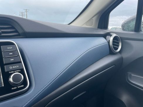 Used 2025 Nissan Versa SV w/ Trunk Package image 30