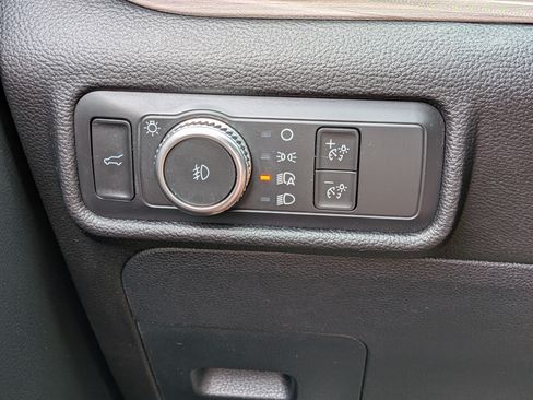 Used 2022 Ford Explorer Limited w/ Equipment Group 301A RWD image 22