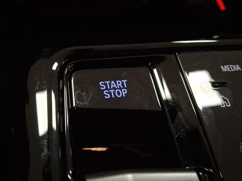 Used 2025 BMW i5 eDrive40i w/ M Sport Package image 19