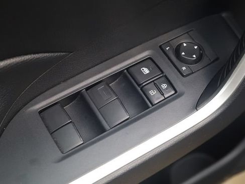 Used 2020 Toyota RAV4 LE w/ Carpet Mat Package FWD image 15