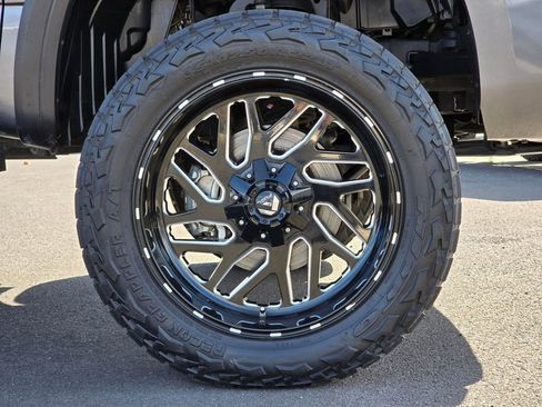 Used 2021 Nissan Titan PRO-4X w/ Pro-4x Convenience Package AWD/4WD image 9