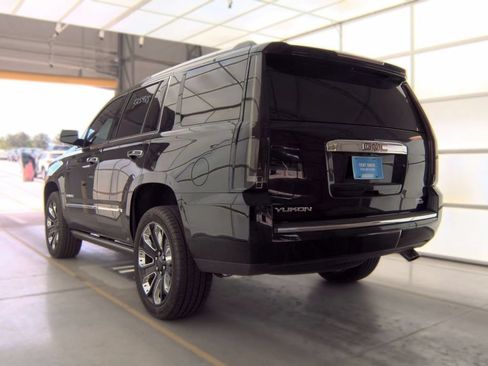 Used 2019 GMC Yukon Denali w/ Denali Ultimate Black Edition AWD/4WD image 4
