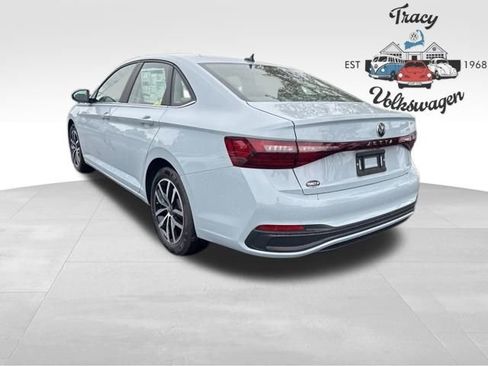 New 2025 Volkswagen Jetta SE image 5
