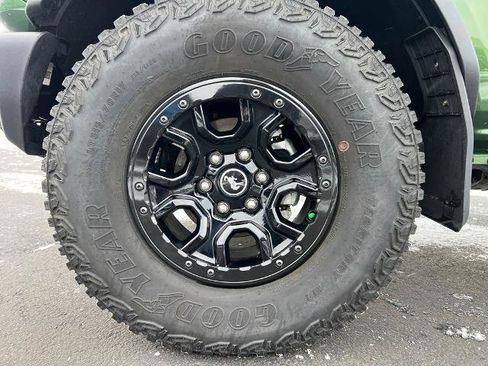 Certified 2024 Ford Bronco Big Bend w/ Sasquatch Package image 29