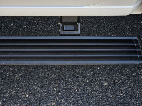 Used 2024 GMC Sierra 3500 Denali w/ Denali Reserve Package image 13