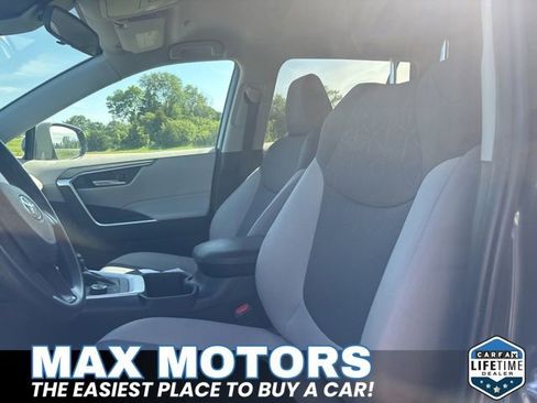 Used 2023 Toyota RAV4 XLE AWD/4WD image 14