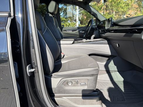 Used 2023 Cadillac Escalade ESV Sport w/ Touring Package image 33