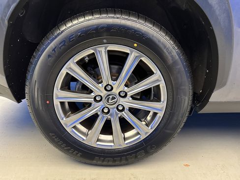 Used 2018 Lexus NX 300 FWD image 9