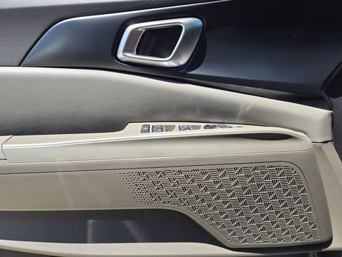 New 2026 Kia Carnival LX image 18