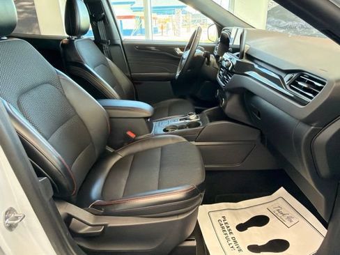 Used 2025 Ford Escape ST-Line Select AWD/4WD image 10