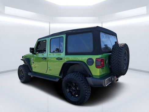 Used 2019 Jeep Wrangler Unlimited Sahara AWD/4WD image 5