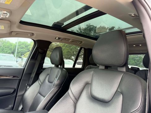 Used 2016 Volvo XC90 T6 Momentum w/ Momentum Plus Package image 11