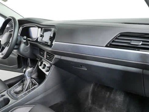 Certified 2024 Volkswagen Jetta SE FWD image 21
