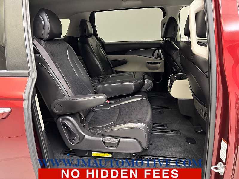 Used 2024 Kia Carnival LX FWD image 19