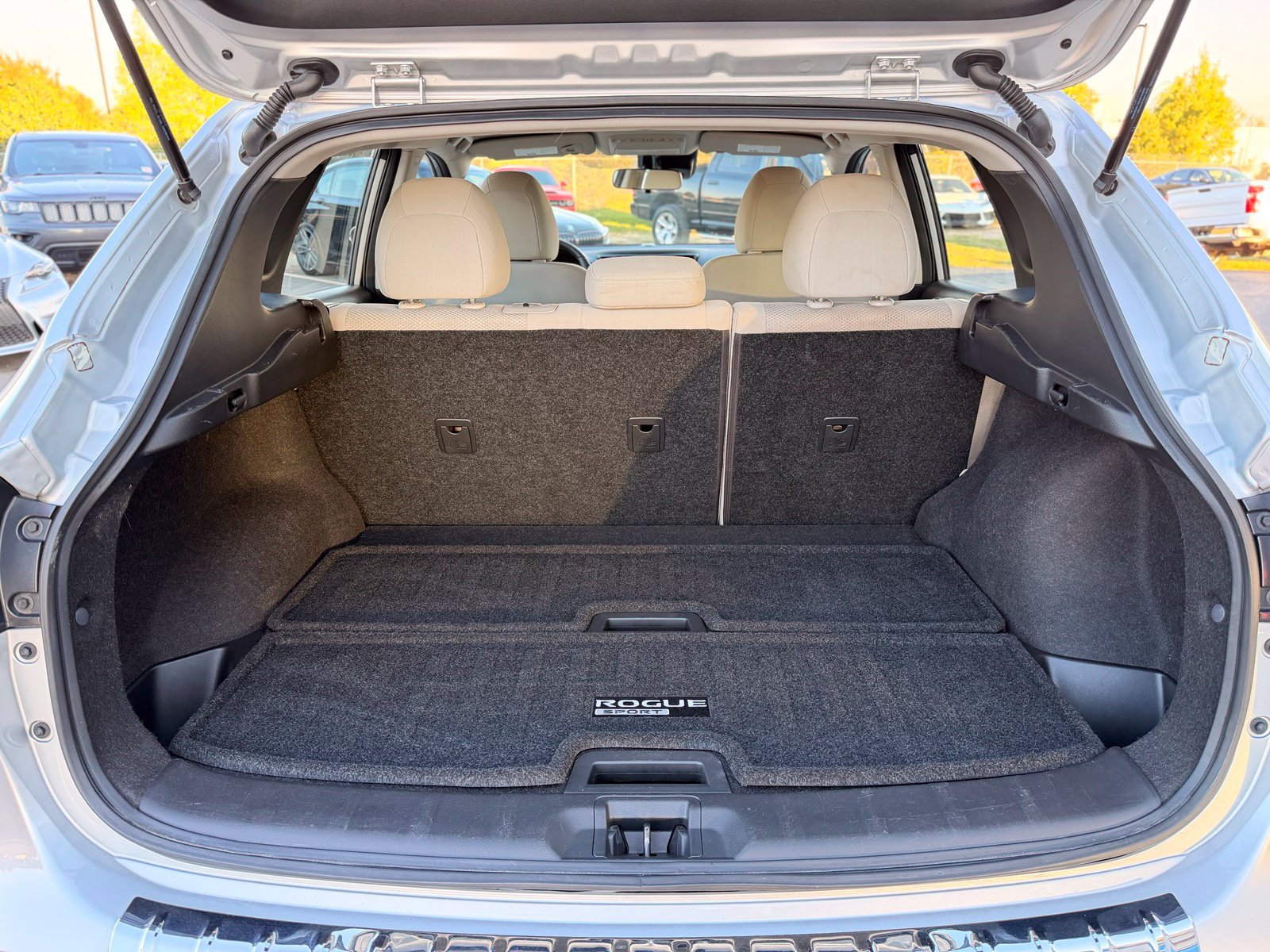 Used 2019 Nissan Rogue Sport SV w/ All-Weather Package AWD/4WD image 44